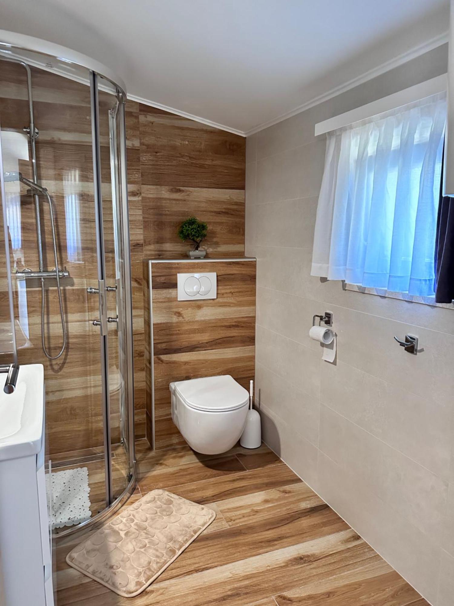 Lux Apartments In Downtown Пула Екстер'єр фото